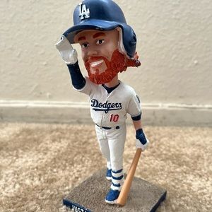 Bobblehead.